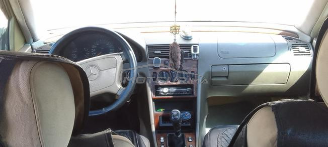 Mercedes-Benz 250 Diesel Manuelle 1996 à Temara