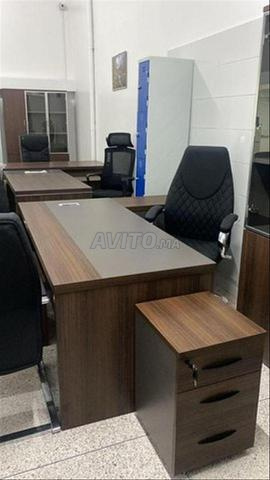 bureau en bois avec routeur et caissons - 2