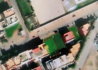 أرض فيلا للبيع في حي الحديقة/ Terain de villa 