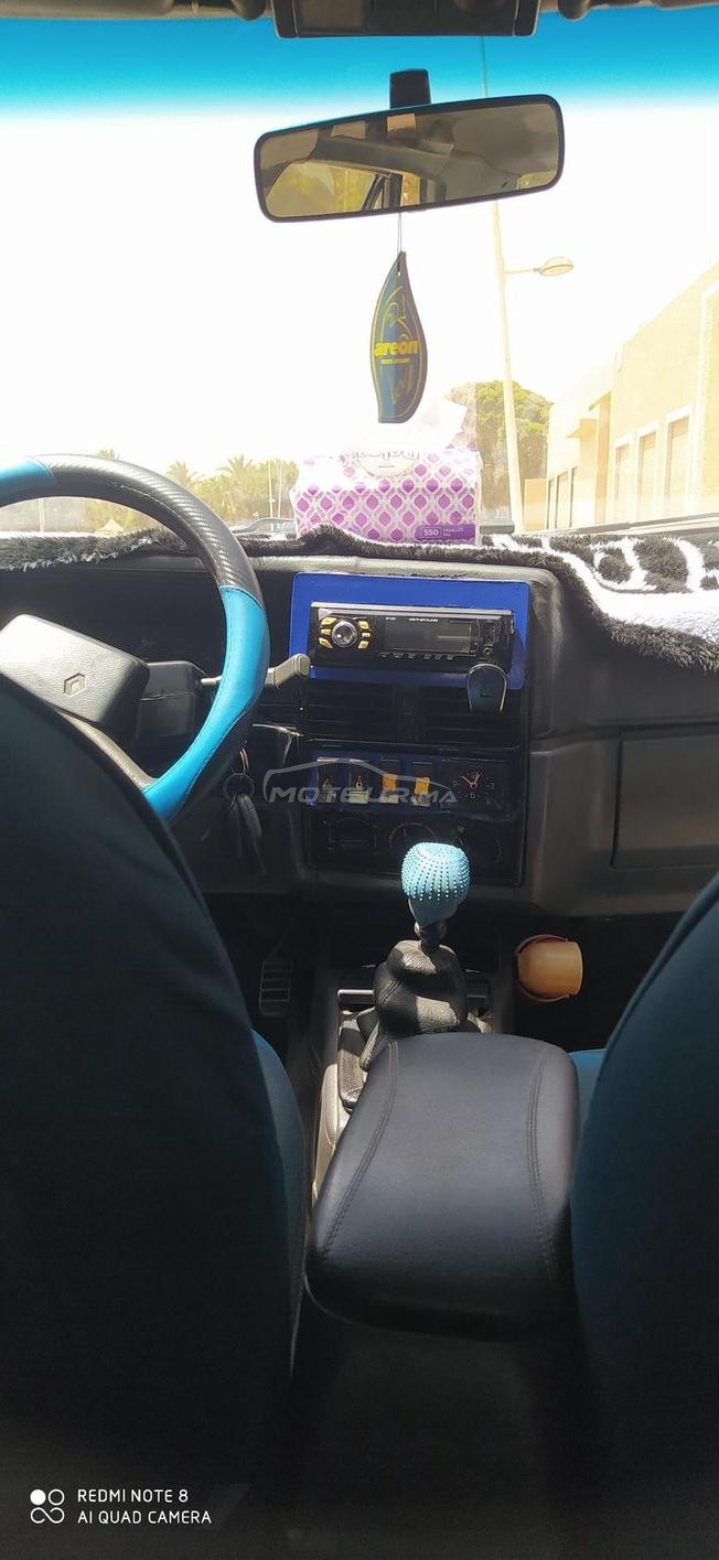سيارة للبيع R19
