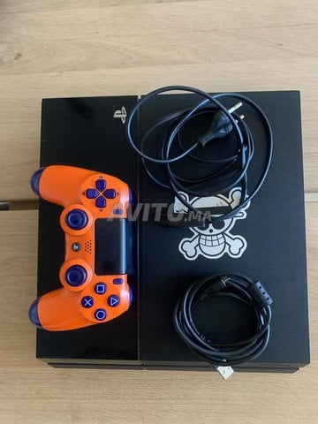 PlayStation 4 et Manette DualShock 4 Originale 
