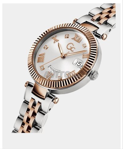 montre Guess Collection Femme 
