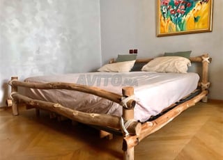 Cadres de lit faits main 🪵 au charme ancien 🌿 