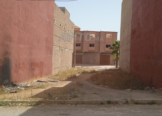 بقعة أرضية للبيع بمساحة تقدر ب 134 m²