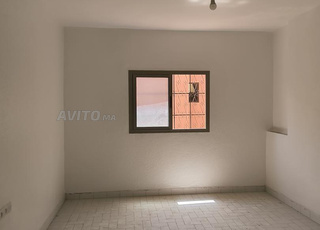 studio rénové vide a louer a amerchich pour fille 