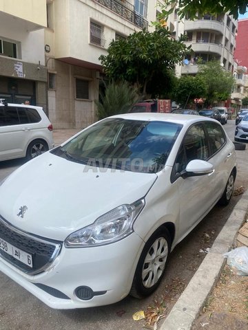 Peugeot 208 Diesel Manuelle 2014 à Tanger