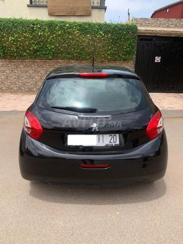 Peugeot 208 Essence Manuelle 2014 à Ain Harrouda - 2