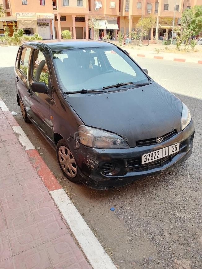 Daihatsu YRV 