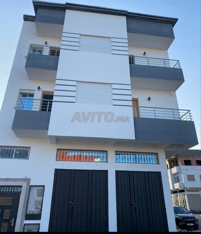 Local commercial 5 garages à vendre