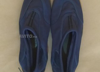 حذاء الشاطىء خفيف ومريح 