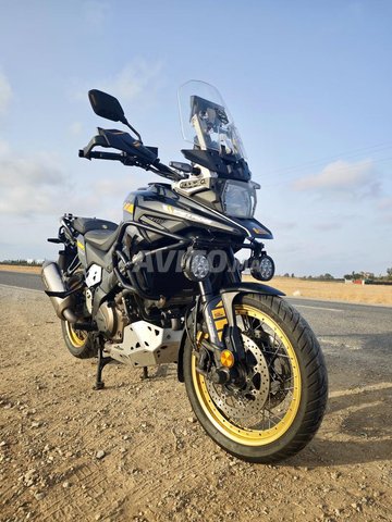 SUZUKI VSTROM 1050 XT 2023 PREMIERE MAIN WW MAROC
