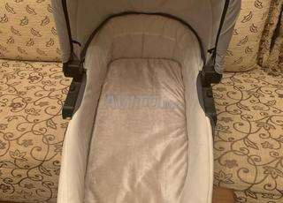 حاملة رضيع 🇲🇫