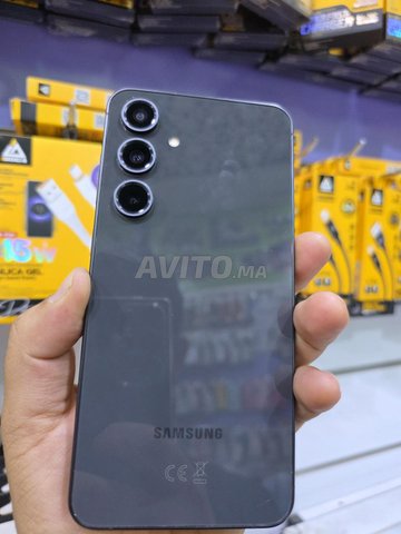 Samsung Galaxy S24 FE • 128GB • Très bon état