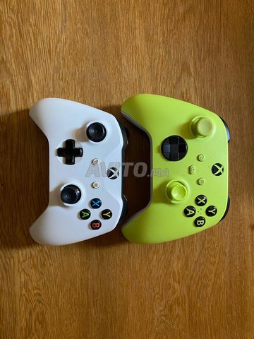 Xbox series s 2 manettes