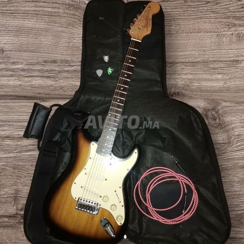 Liberty 303 Classic Sunburst Startocaster Guitar 