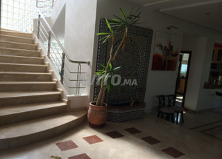 Superbe villa de 780 m² sur un terrain de 630 m²