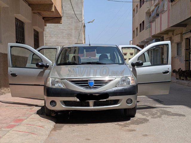 dacia Logan 2006 essence tout option très bon état