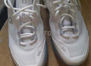 حذاء رياضي للبيع