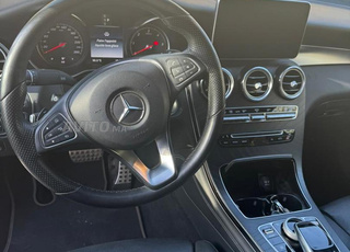 Mercedes bénéficie classe. glc