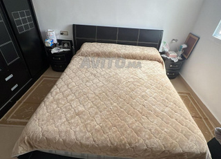 بيت نوم مستعمل مازال نقي مخدوم على اليد