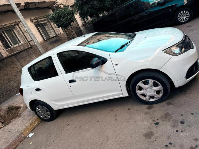dacia Sandero blanche