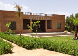 Villa semi fini à vendre surface 1000mét