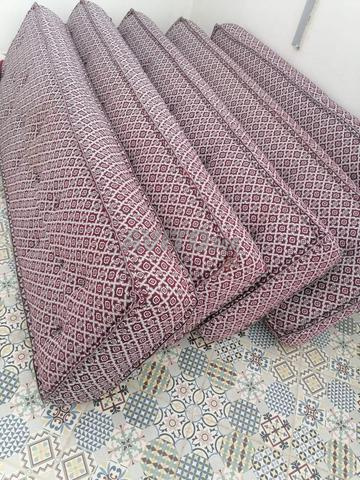 5 matelas salon marocain , oreillettes 