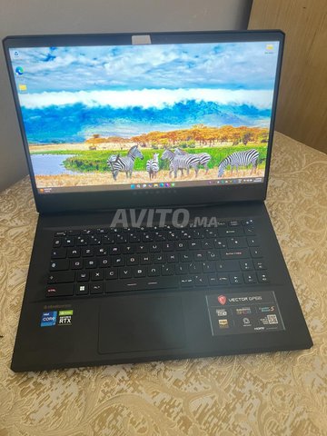 MSI Vector i7 2.7 12Generation 32 1T Nvidia 8 15'6