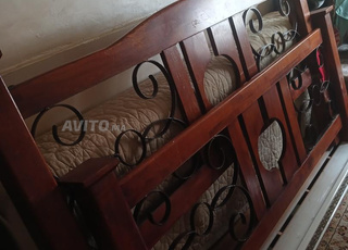 سرير جيد من الخارج 