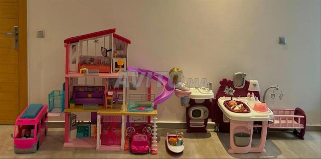 Maison de barbie et maison de bébé et autres