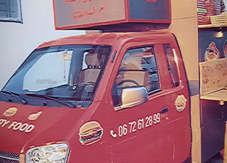 مطعم متنقل للبيع