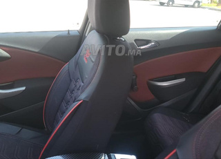 Opel Astra Diesel Manuelle 2011 à Marrakech