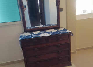 coiffeuse en bois véritable très bon état 