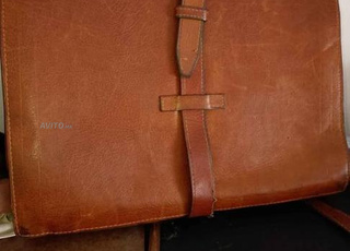 cartable en cuire signé tres ancienne