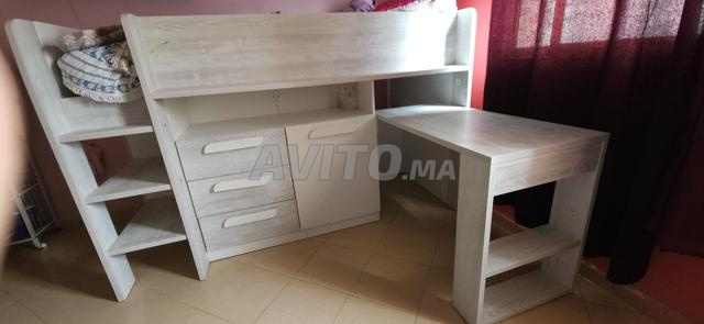 A vendre ensemble lit,bureau et placard type Kitea