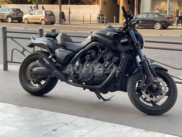 YAMAHA VMAX 1700 Motos à Dar Bouazza