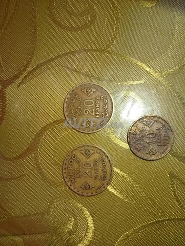 بتلات بدك تمان وقابل للتفاوض وهد ك ديل سنت 1371م