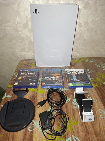 PS5 , 1 MANETTE ET 3 JEUX  5000 dh  Meknès 