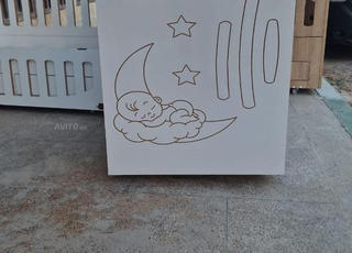 سرير خشبي للأطفال