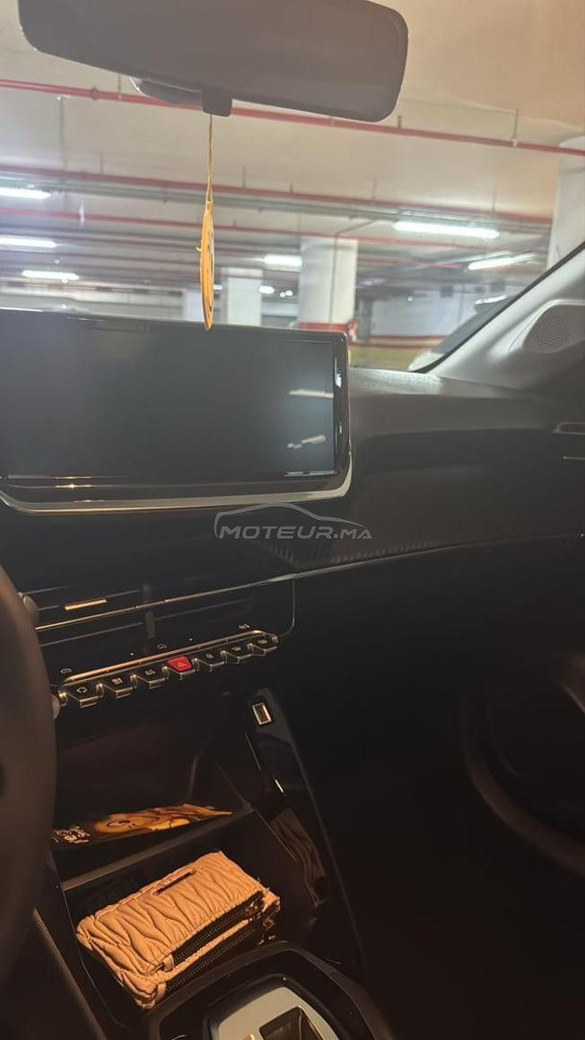 Peugeot 208 hybride 2025 1er main