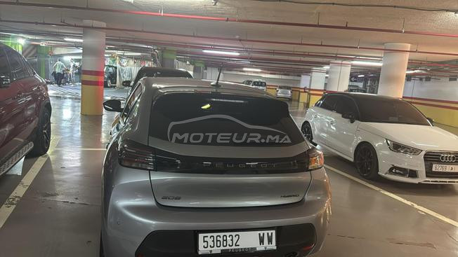 Peugeot 208 hybride 2025 1er main