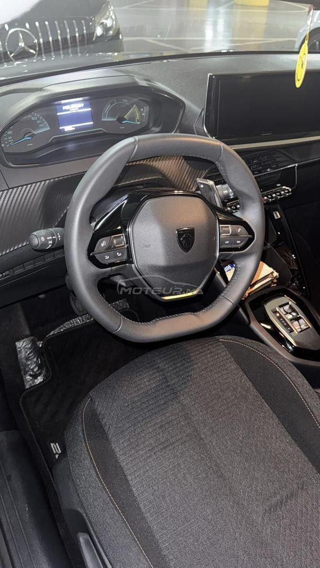 Peugeot 208 hybride 2025 1er main