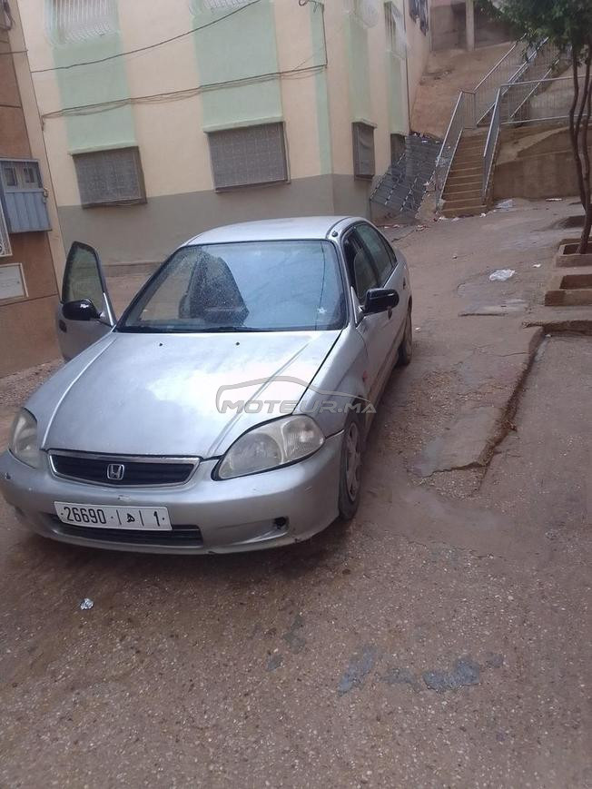 Honda Civic Essence Manuelle 1999 à Taza
