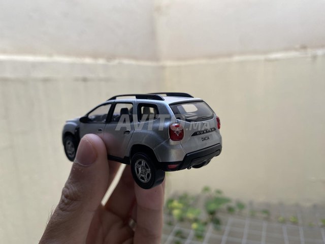  Miniature colection voiture Dacia Duster 1/43 