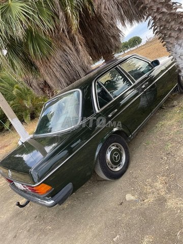 Mercedes Benz 240 