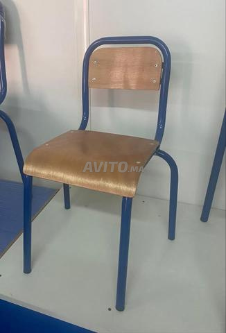 Chaise structure métallique avec assise en bois