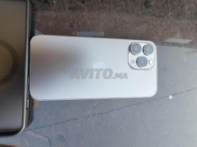 iphone 13 pro max 256 très bon état 