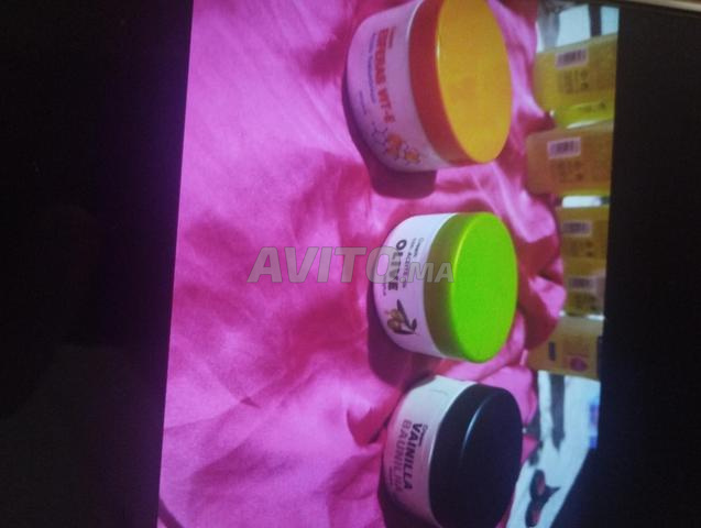 pak de trois crémes pour le soins de corps