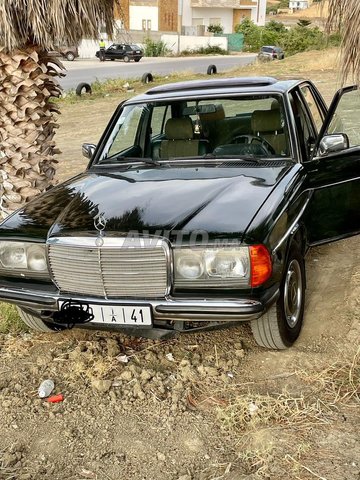 Mercedes-Benz 240 