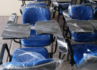 Chaise avec accoudoir